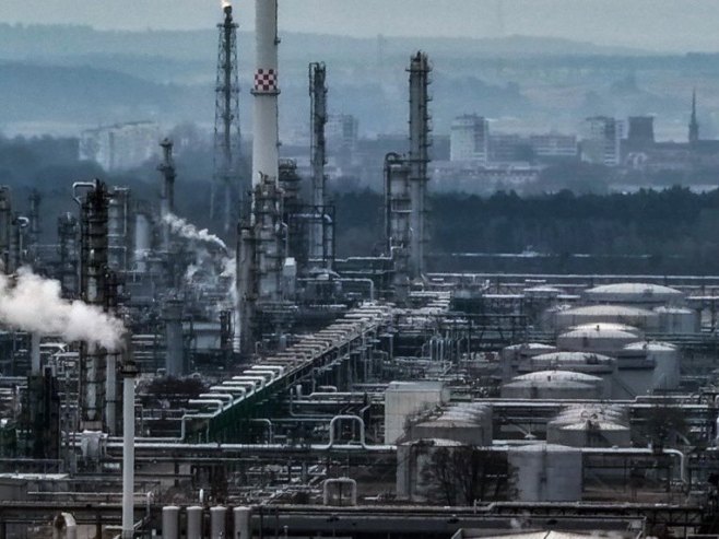Pale cijene nafte, ali barel i dalje preko 110 dolara