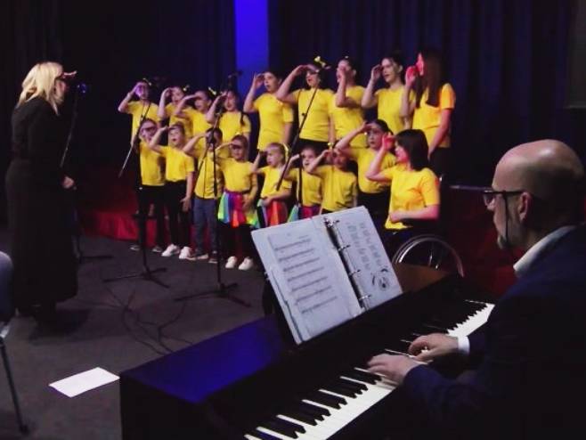 Humanost na djelu - organizovan koncert za pomoć u liječenju Ivane Đurašinović iz Doboja (VIDEO)