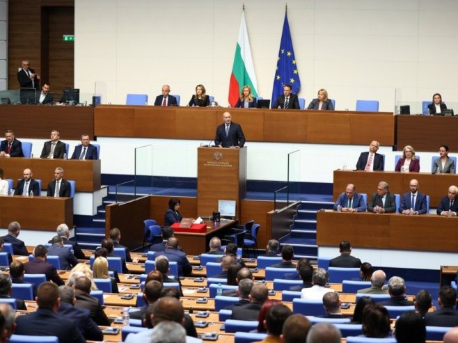 Bugarska izabrala Vladu, Radev premijer