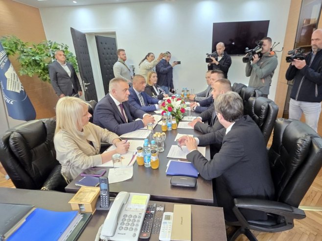 Minić u posjeti Foči; Sastanak sa rukovodstvom bolnice