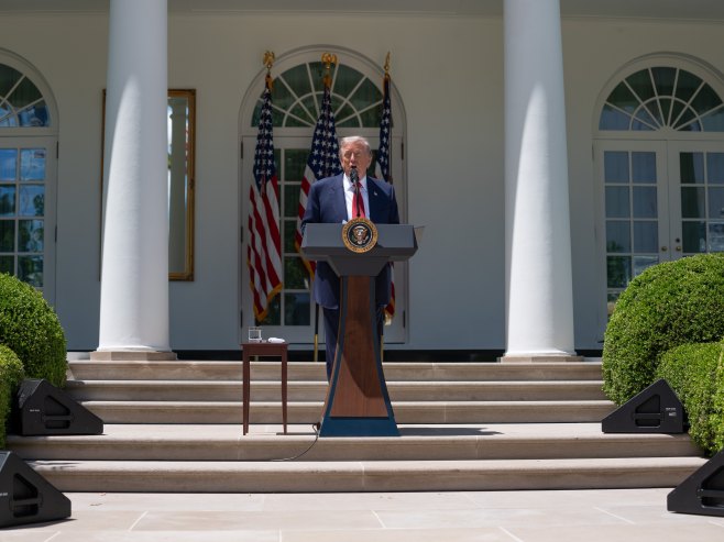 Donald Tramp (Foto: EPA/AARON SCHWARTZ / POOL) - 