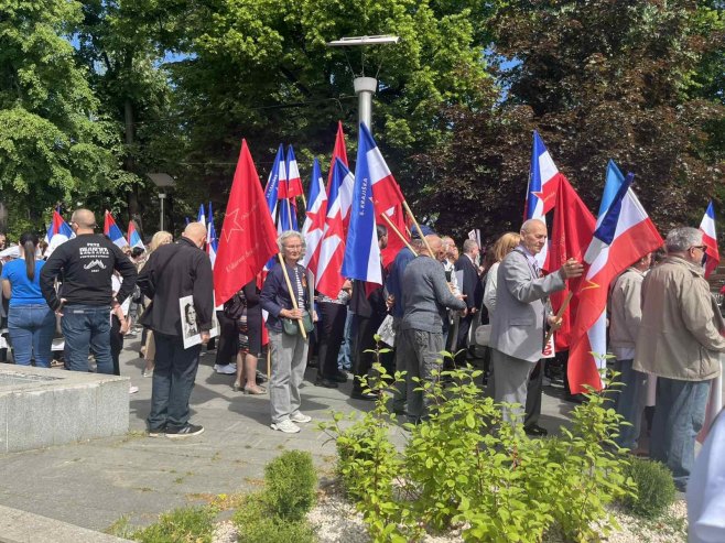 Marš "Besmrtnog puka" u Banjaluci (VIDEO)