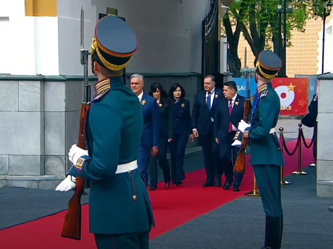 Delegacija Republike Srpske u Kremlju dočekana  uz najviše počasti (VIDEO)
