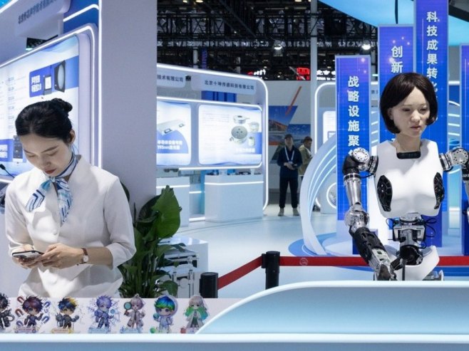Roboti obavljaju medicinske eksperimente u laboratoriji Univerziteta u Tokiju