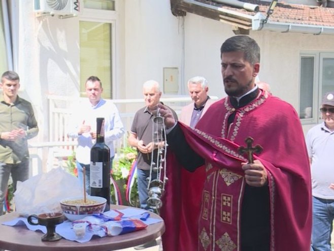 Pomen porodici Isailović - Foto: RTRS