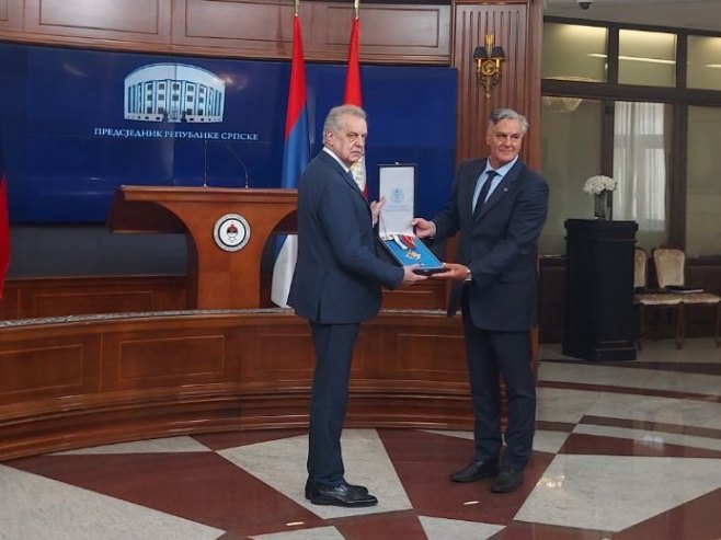 Uručeno odlikovanje Dmitrijeviču: Izraz ljubavi i privrženosti Srpske Rusiji (VIDEO)