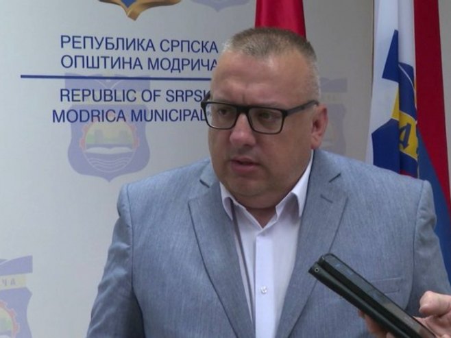 Radulović: Nemam potvrdu o izlasku odbornika PDP-a iz skupštinske većine, razlozi vjerovatno političke prirode (VIDEO)