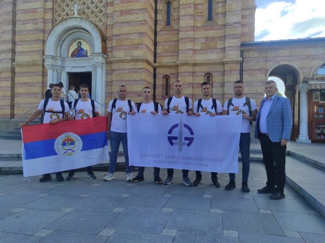 Hodočasnici iz Banjaluke pješače do Ostroga za djevojčicu Sofiju (FOTO/VIDEO)
