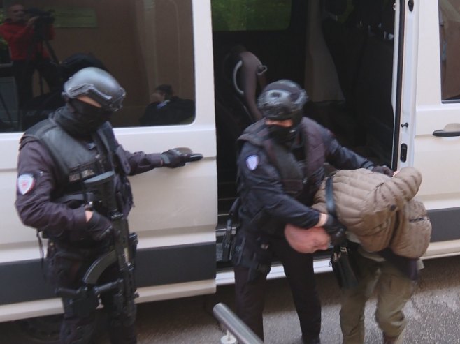Policijski službenici iz Prijedora sprovedeni u Republičko javno tužilaštvo (VIDEO)