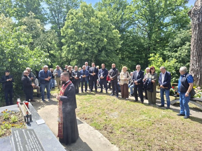 Služen parastos i obilježeno 85 godina od ustaškog pokolja Srba u Glini