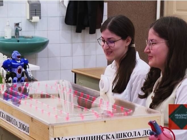 Teslićke šahistkinje, Milana i Maša Babić, na Inostu predstavile multisenzornu radionicu (VIDEO)