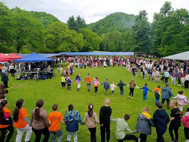 Festival porodice u manastiru Moštanica - Foto: RTRS