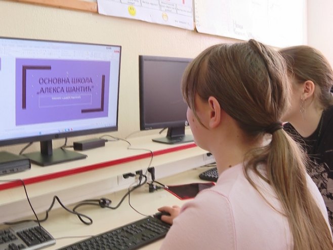Donacija računara školi "Aleksa Šantić" - 