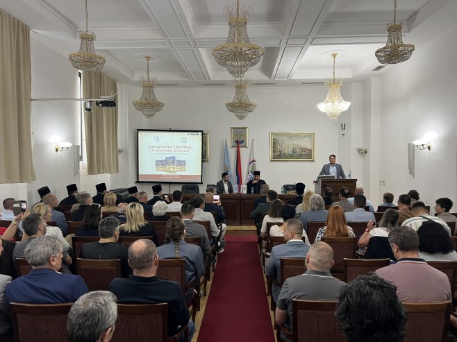 Predstavljena knjiga "Banjalučke svetinje" protonamjesnika Dragana Šućura (FOTO)