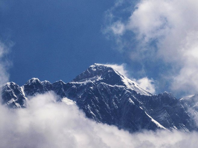 U jednom danu 274 uspona na Mont Everest