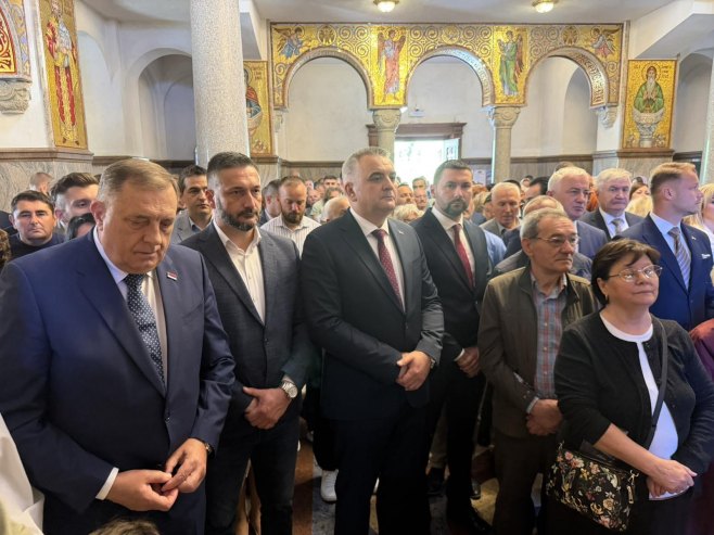 Najviši zvaničnici Srpske na liturgiji povodom krsne slave grada Banjaluka (FOTO)