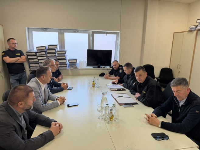 Sastanak predstavnika UIO sa učesnicima u carinskim postupcima o funkcionisanju novog GP Gradiška
