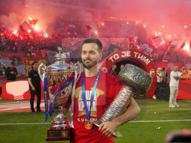 Fudbalerima Crvene zvezde uručen trofej i dodijeljene medalje