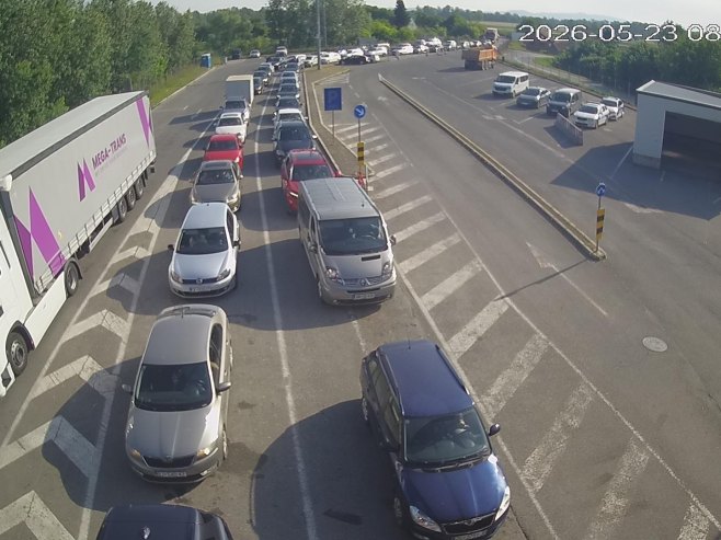 Na putevima bez zastoja, ali duga čekanja na granici na ulazu u BiH