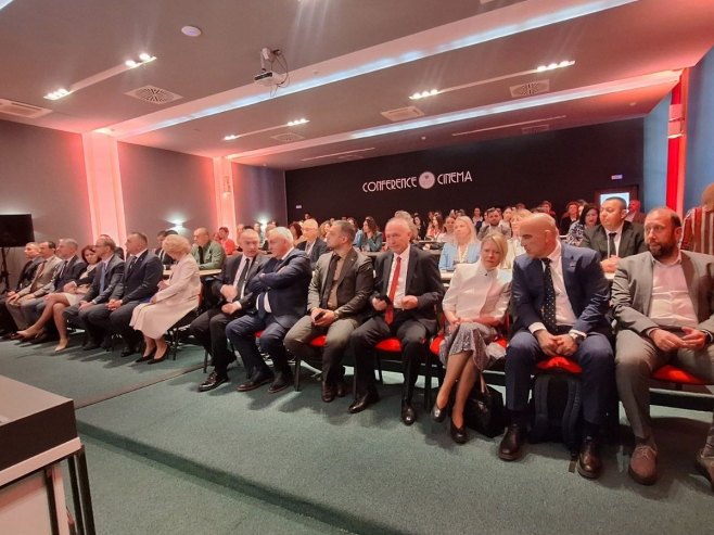 Otvoren međunarodni simpozijum "Endokrinologija i dijabetologija u praksi"