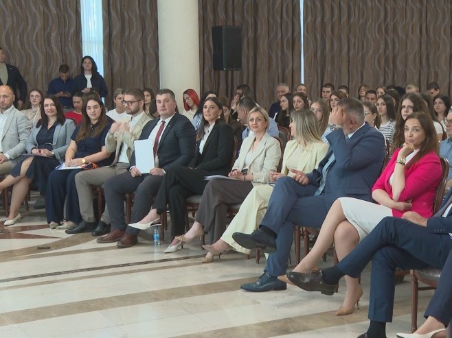 Održana konferencija za mlade u Banjaluci; Minić: Vlada želi da čuje šta zanima mlade