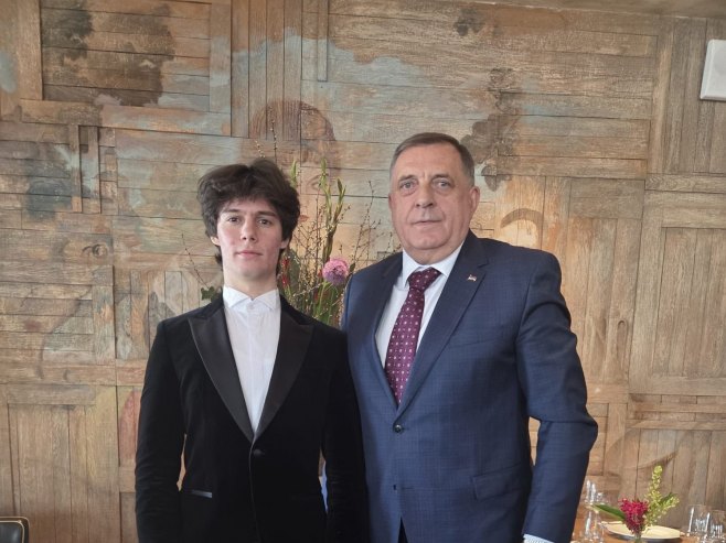 Dodik u Moskvi sa mladim Banjalučaninom: Pred Konstantinom je velika karijera pijaniste