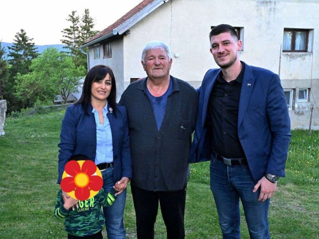 Muzna krava stigla u opštinu Šipovo kod domaćina Vaskrsije Piljića (foto: facebook.com/JU Centar za socijalni rad Šipovo) - 