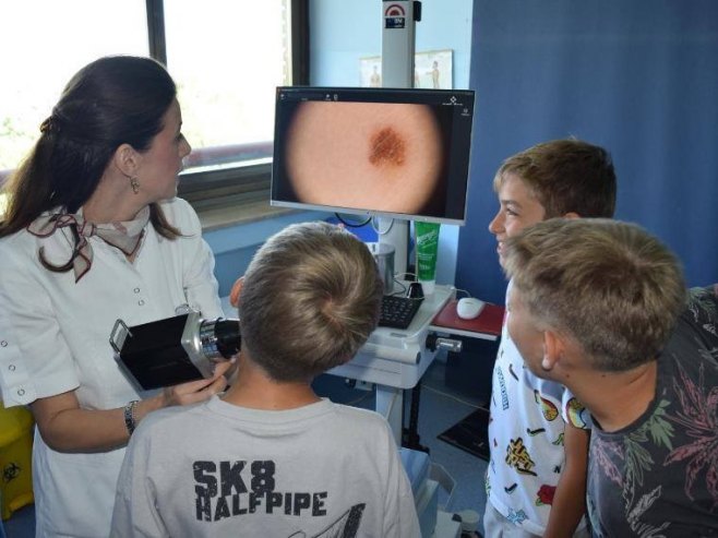 Pregled melanoma na UKC-u Pregled melanoma na UKC-u - Foto: Ustupljena fotografija