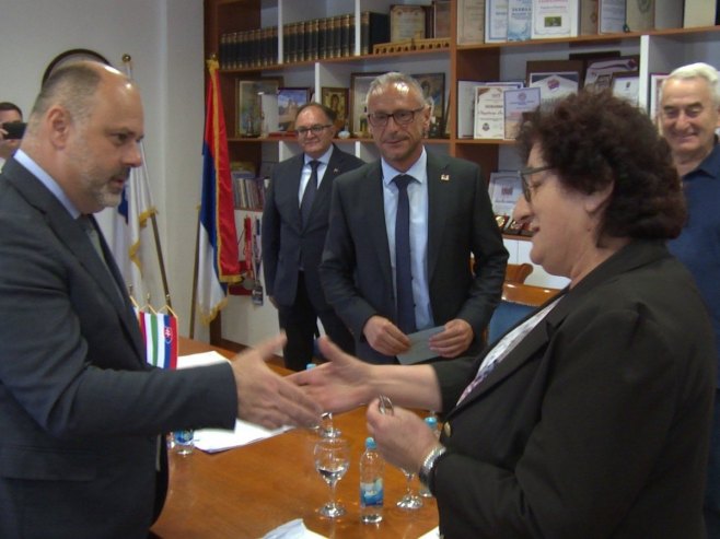 Uručeni ključevi stanova porodicama poginulih boraca u naselju Garča