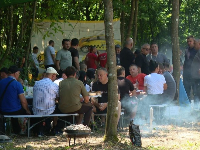 Treći Ozrenski festival mesa u Tekućici kod Doboja