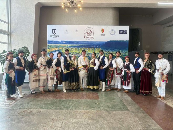 Članovi KUDM "Bosiljak" Derventa u Moldaviji (FOTO)