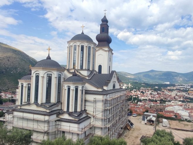 Saborni hram Svete Trojice u Mostaru i ove godine  mjesto sabranja hiljada vjernika na Trojičindan (FOTO)