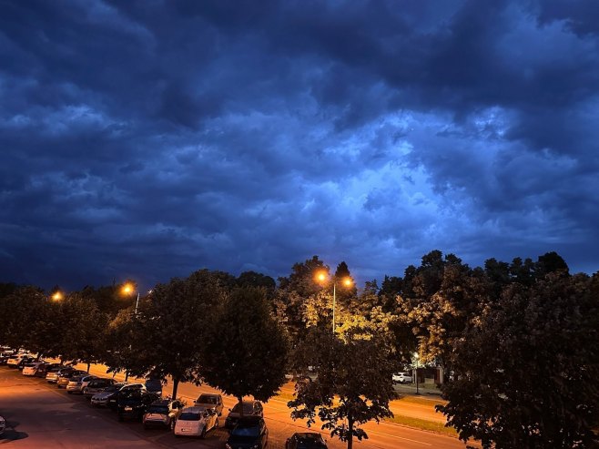 Upozorenje na lokalne nepogode; Tokom noći jača promjena vremena (VIDEO)
