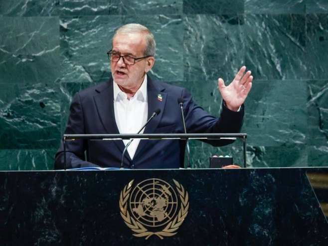 Masud Pezeškijan (Foto: EPA/KENA BETANCUR) - 