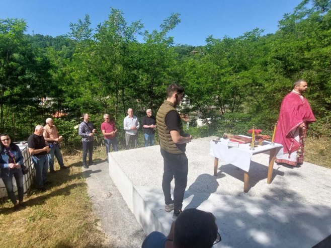 Služen parastos povodom obilježavanja 83 godine od zločina ustaša nad Srbima u Srebrenici