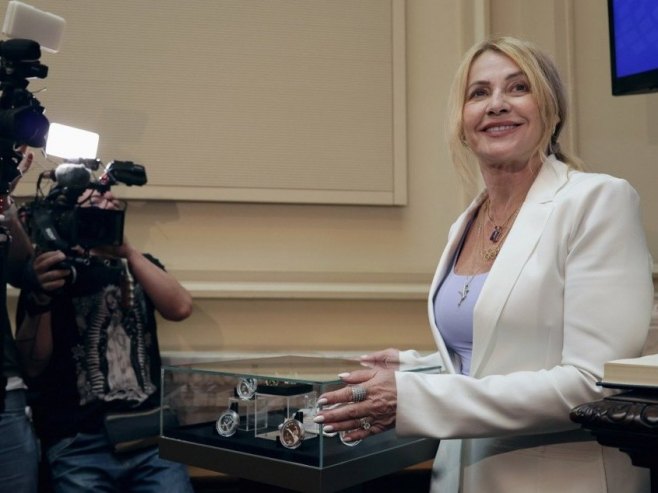 Nađa Komaneči odlikovana Nacionalnim ordenom Rumunije (FOTO)