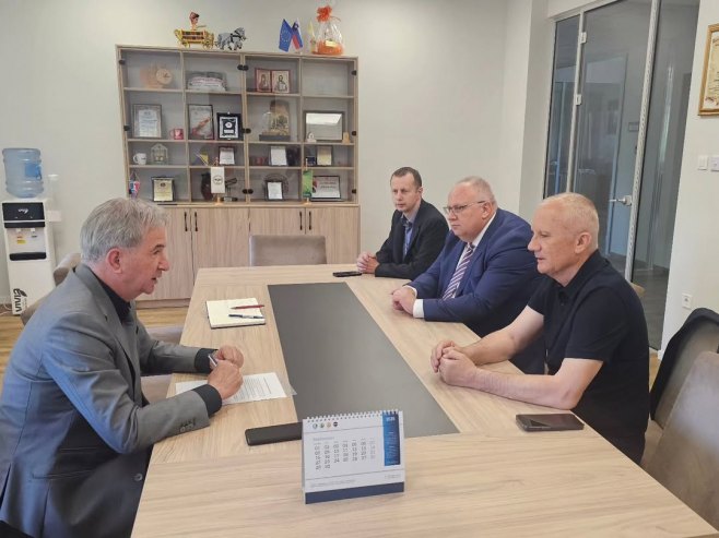 Puhovac: Nastavak podrške projektima koji jačaju domaći turizam