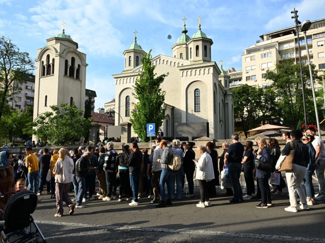 Pojasu Presvete Bogorodice poklonilo se više od pola miliona vernika
