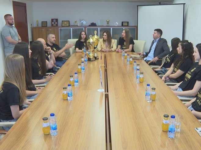 Prijem za odbojkašice Inove - Foto: RTRS