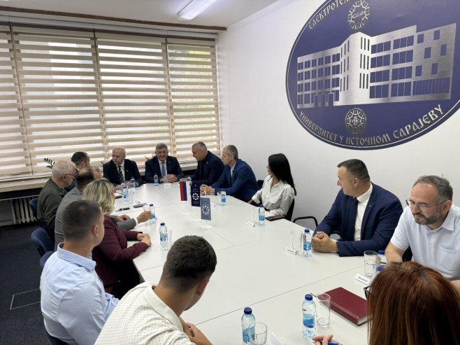 Mastilović u Istočnom Sarajevu sa dekanima i direktorom Studenstskog centra Lukavica