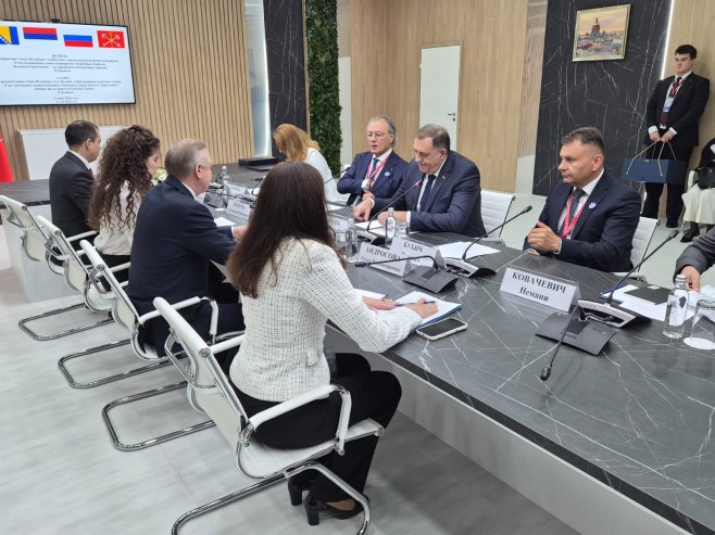 Delegacija Srpske sa gubernatorom Sankt Peterburga: Nastavak predanog rada na saradnji sa Rusijom (FOTO)