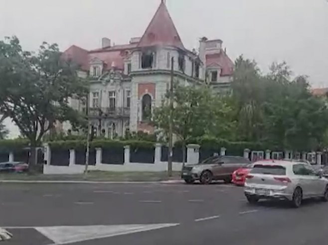 Požar u ambasadi Pakistana na Dedinju (VIDEO)