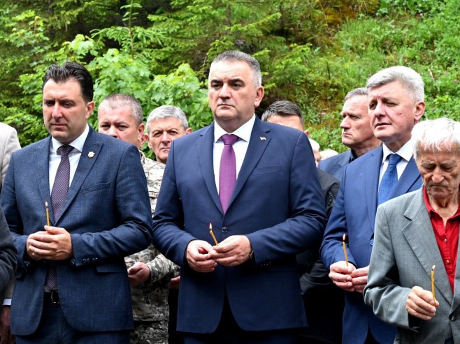 Minić u Žepi: Dolazak na mjesto stradanja srpskih boraca sveta dužnost i obaveza (FOTO)