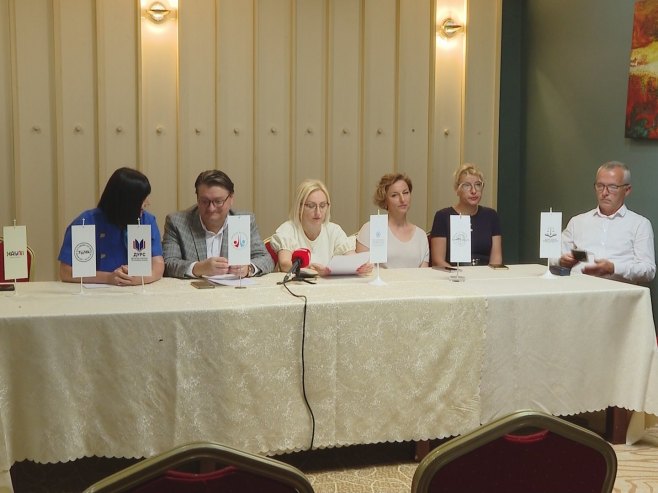 Skup o prosvjetarima - Foto: RTRS