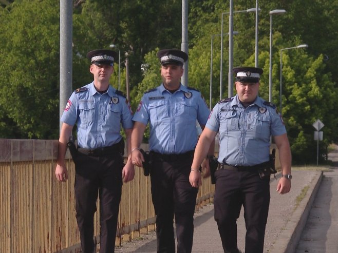 Hrabri policajci spriječili muškarca da skoči s mosta u banjalučkom naselju Trapisti