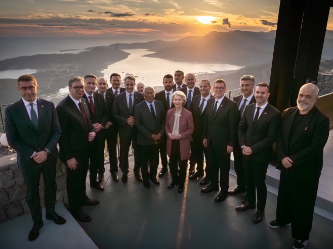Vučić na zajedničkom sastanku sa Fon der Lajen, Koštom, Makronom i Mercom u Tivtu (FOTO/VIDEO)