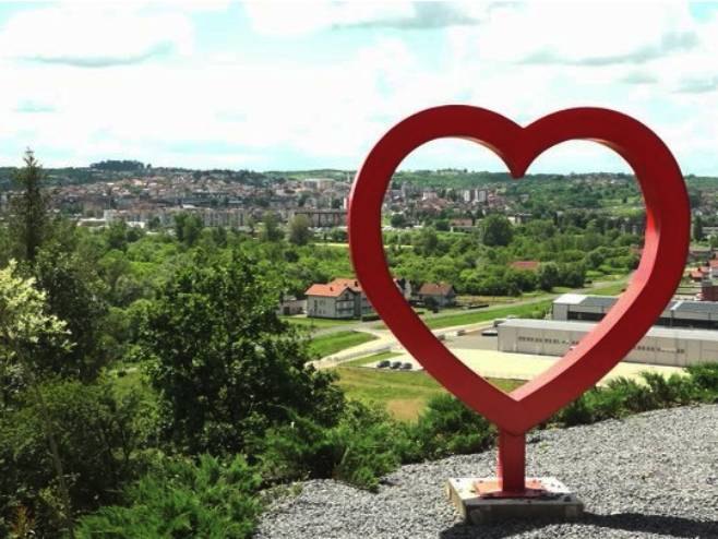 Derventa predstavila novi turistički sadržaj - vidikovac na Babinom brdu (VIDEO)