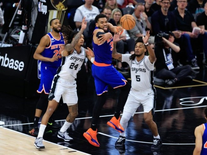 Njujork Niks - San Antonio Spars (foto: EPA/ADAM DAVIS) -