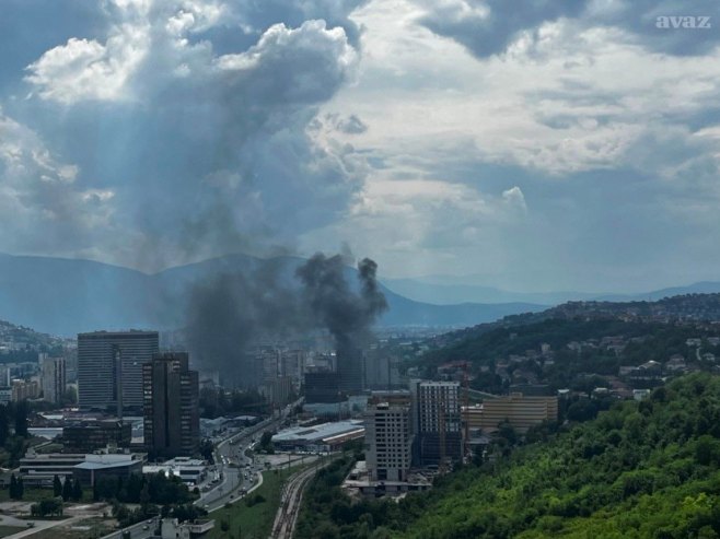 Veliki požar na području Sarajeva, vatrogasci na terenu (VIDEO)