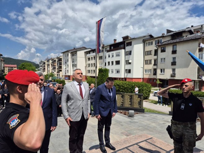 Položeni vijenci za poginule pripadnike odreda "Јahorina" (VIDEO)